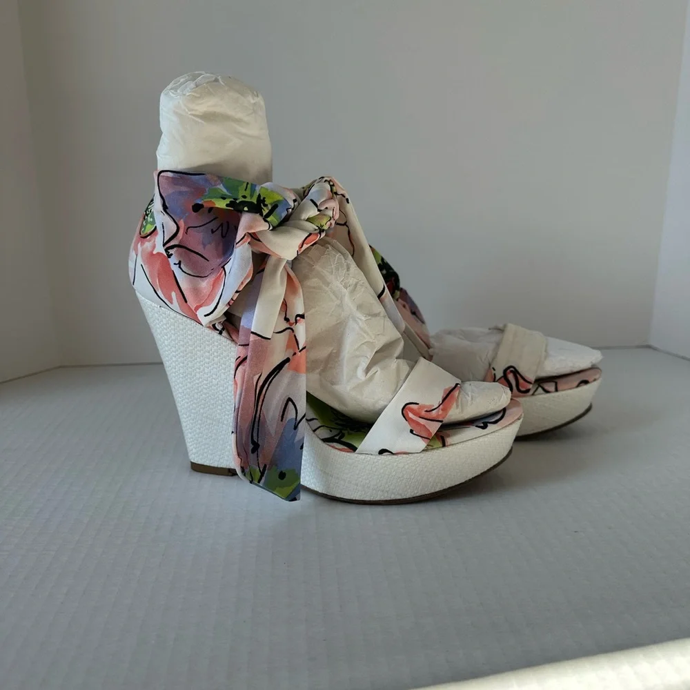 Floral Fabric Platform Sandal Gorgeous! (Italian Shoe Company Sardinia)